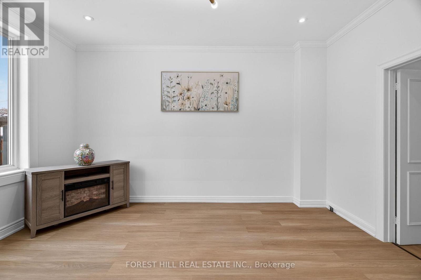 7 Ellsworth Avenue, Toronto (wychwood), Ontario