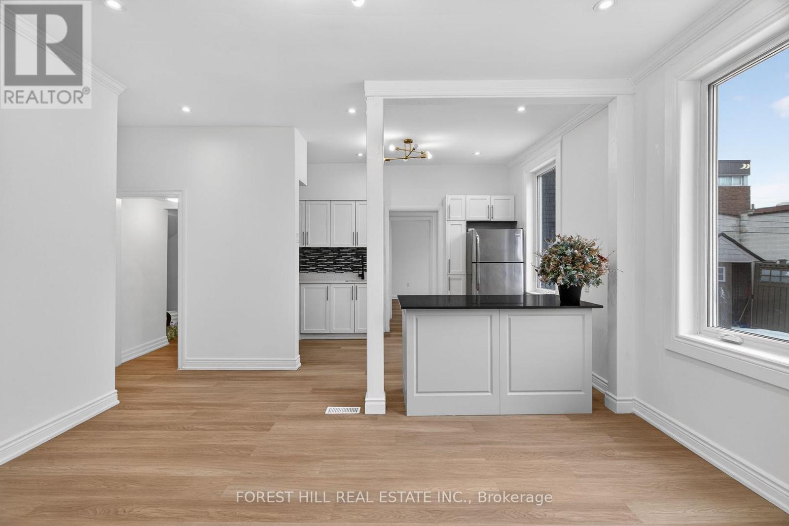 7 Ellsworth Avenue, Toronto (wychwood), Ontario