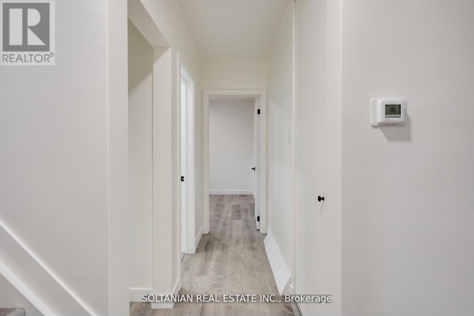 35 Cheshire Drive, Toronto (princess-rosethorn), Ontario