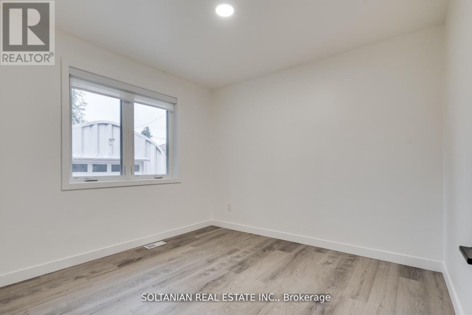 35 Cheshire Drive, Toronto (princess-rosethorn), Ontario