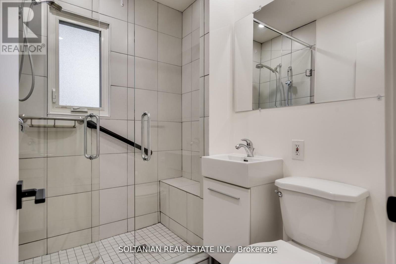 35 Cheshire Drive, Toronto (princess-rosethorn), Ontario