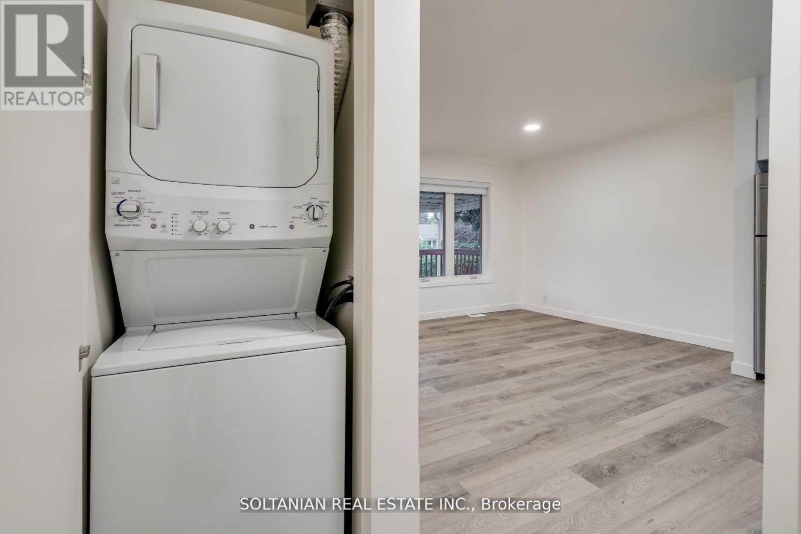 35 Cheshire Drive, Toronto (princess-rosethorn), Ontario