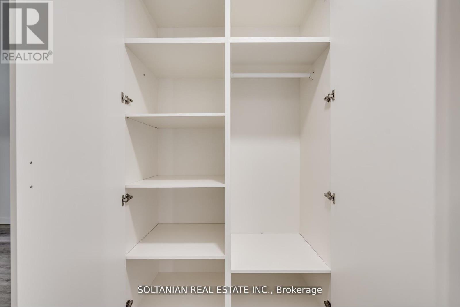 35 Cheshire Drive, Toronto (princess-rosethorn), Ontario