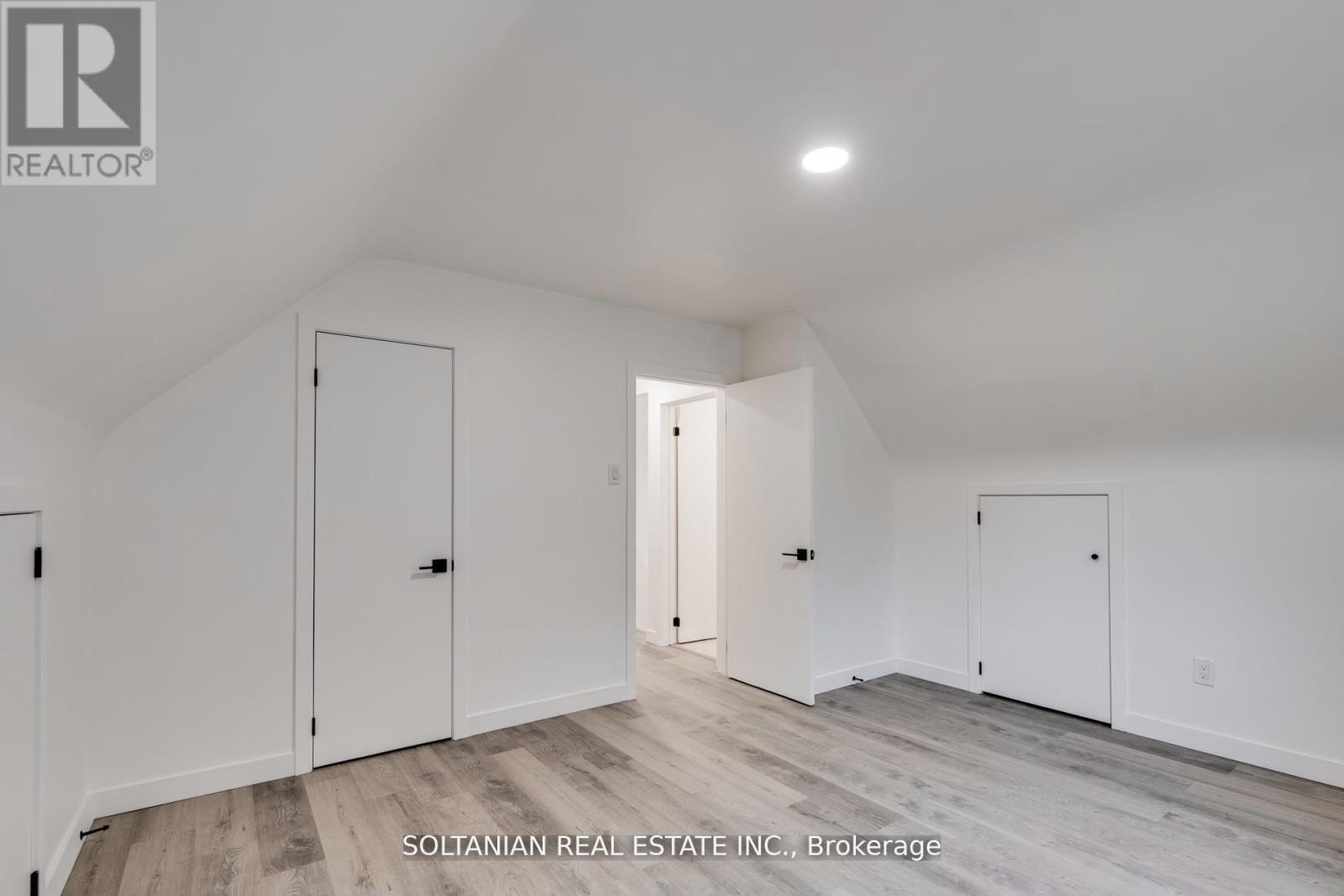 35 Cheshire Drive, Toronto (princess-rosethorn), Ontario