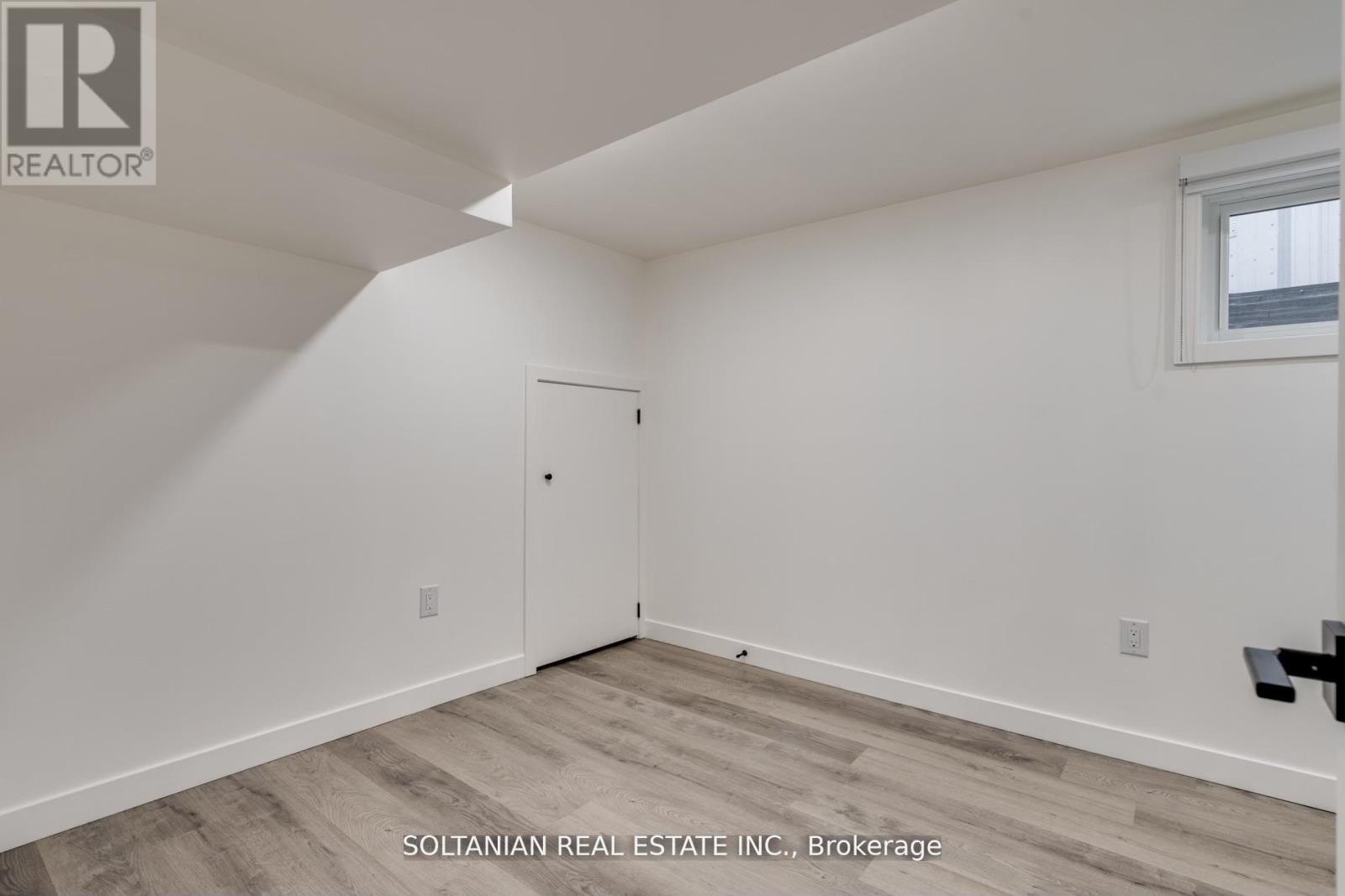 35 Cheshire Drive, Toronto (princess-rosethorn), Ontario