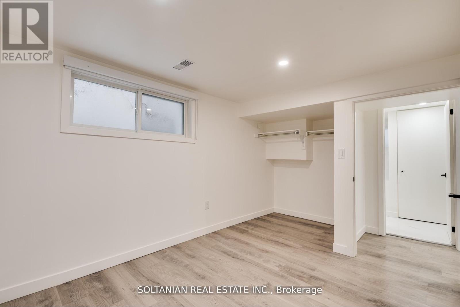 35 Cheshire Drive, Toronto (princess-rosethorn), Ontario