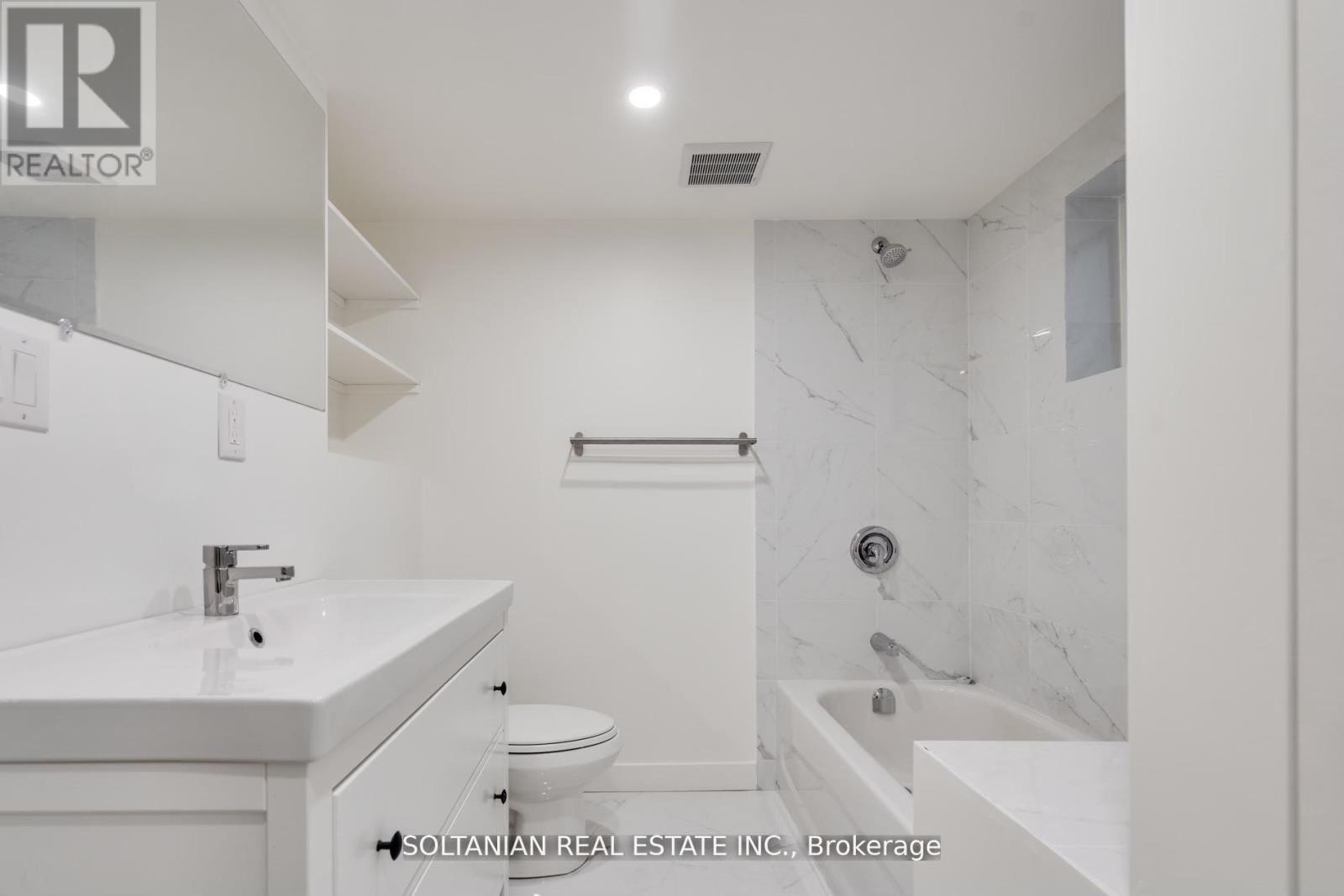 35 Cheshire Drive, Toronto (princess-rosethorn), Ontario