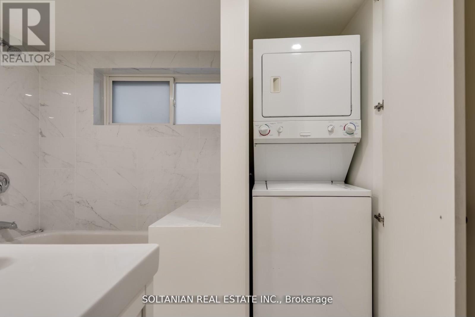 35 Cheshire Drive, Toronto (princess-rosethorn), Ontario