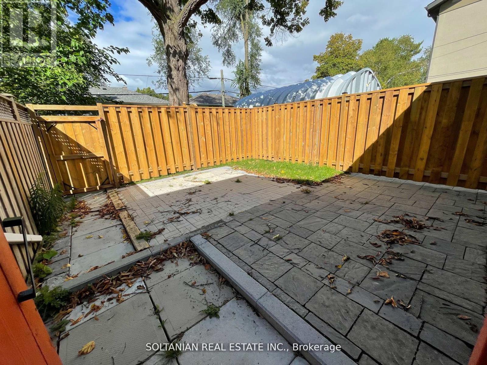 35 Cheshire Drive, Toronto (princess-rosethorn), Ontario