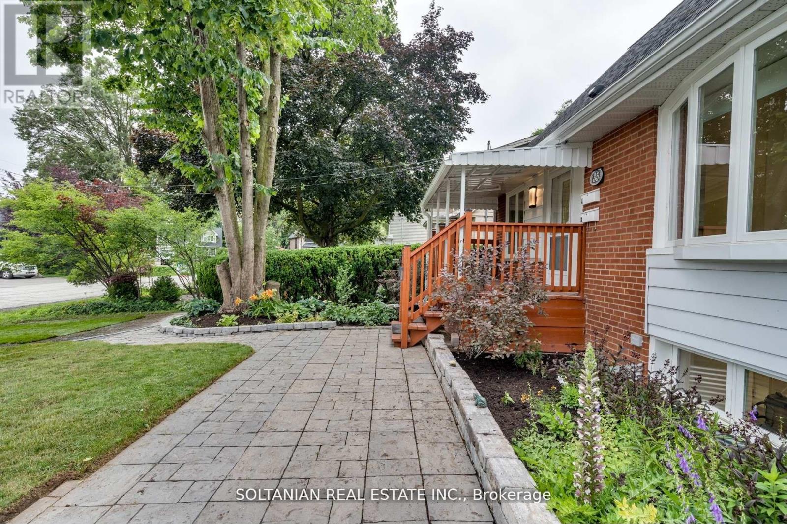 35 Cheshire Drive, Toronto (princess-rosethorn), Ontario