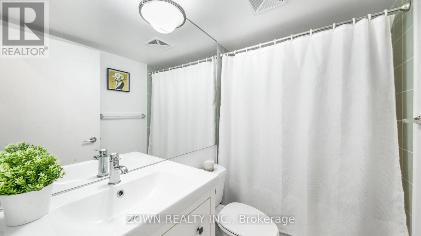 220 - 231 Fort York Boulevard, Toronto (niagara), Ontario