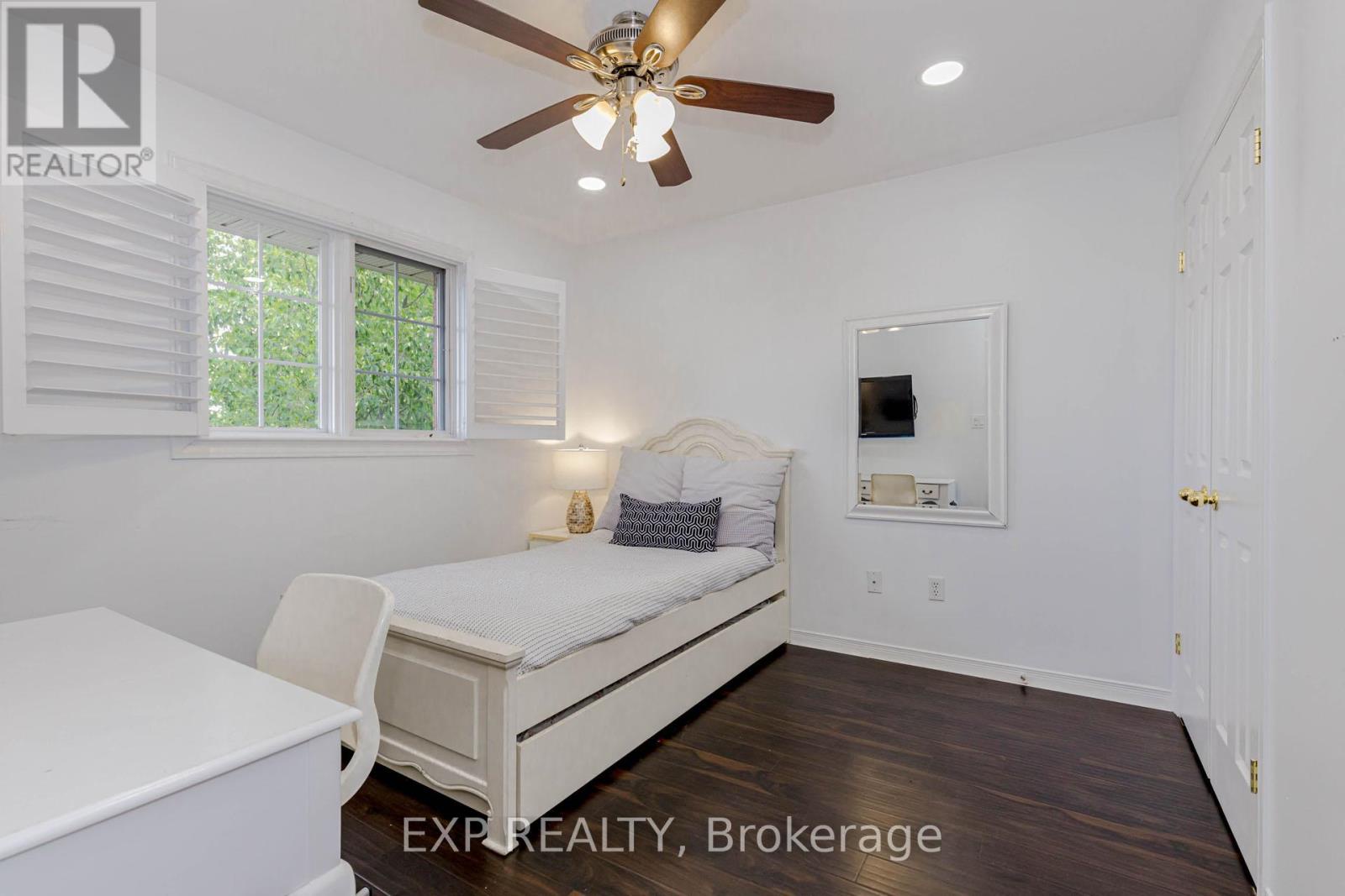 32 Vineberg Drive, Hamilton (chappel), Ontario