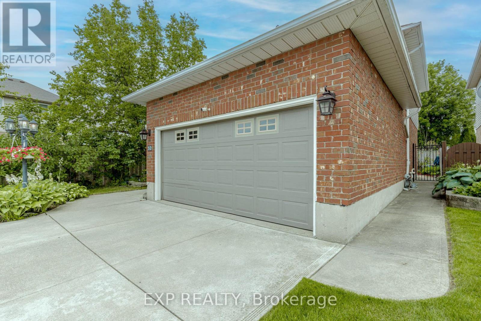 32 Vineberg Drive, Hamilton (chappel), Ontario