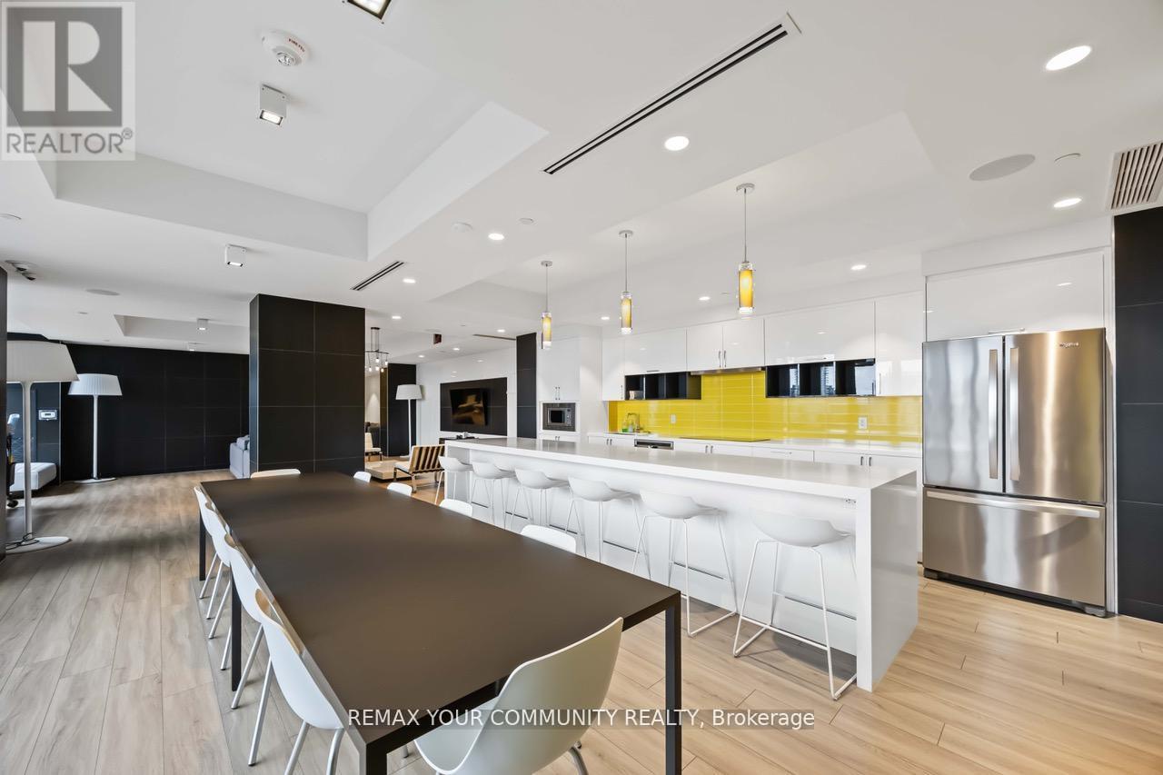 608 - 158 Front Street, Toronto (moss Park), Ontario