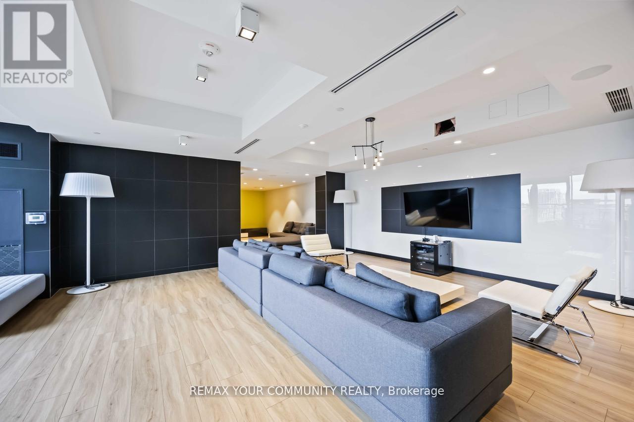 608 - 158 Front Street, Toronto (moss Park), Ontario