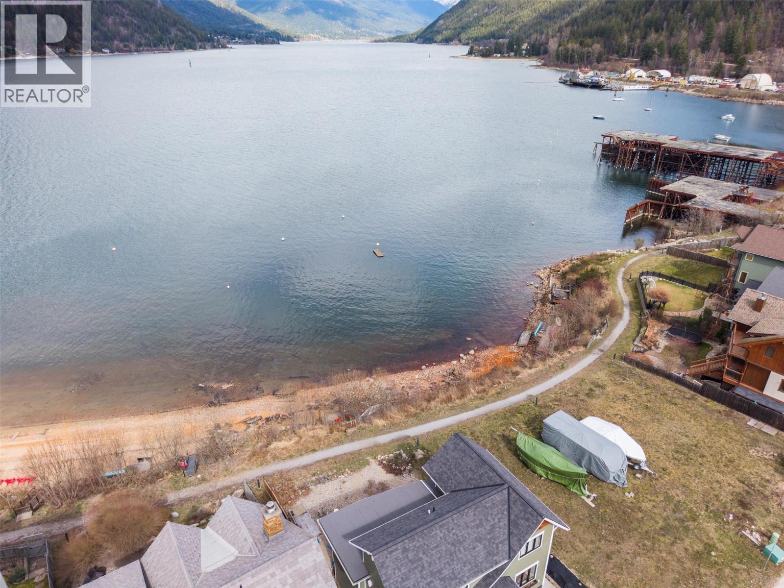 1002 Sproat Drive, Nelson, British Columbia