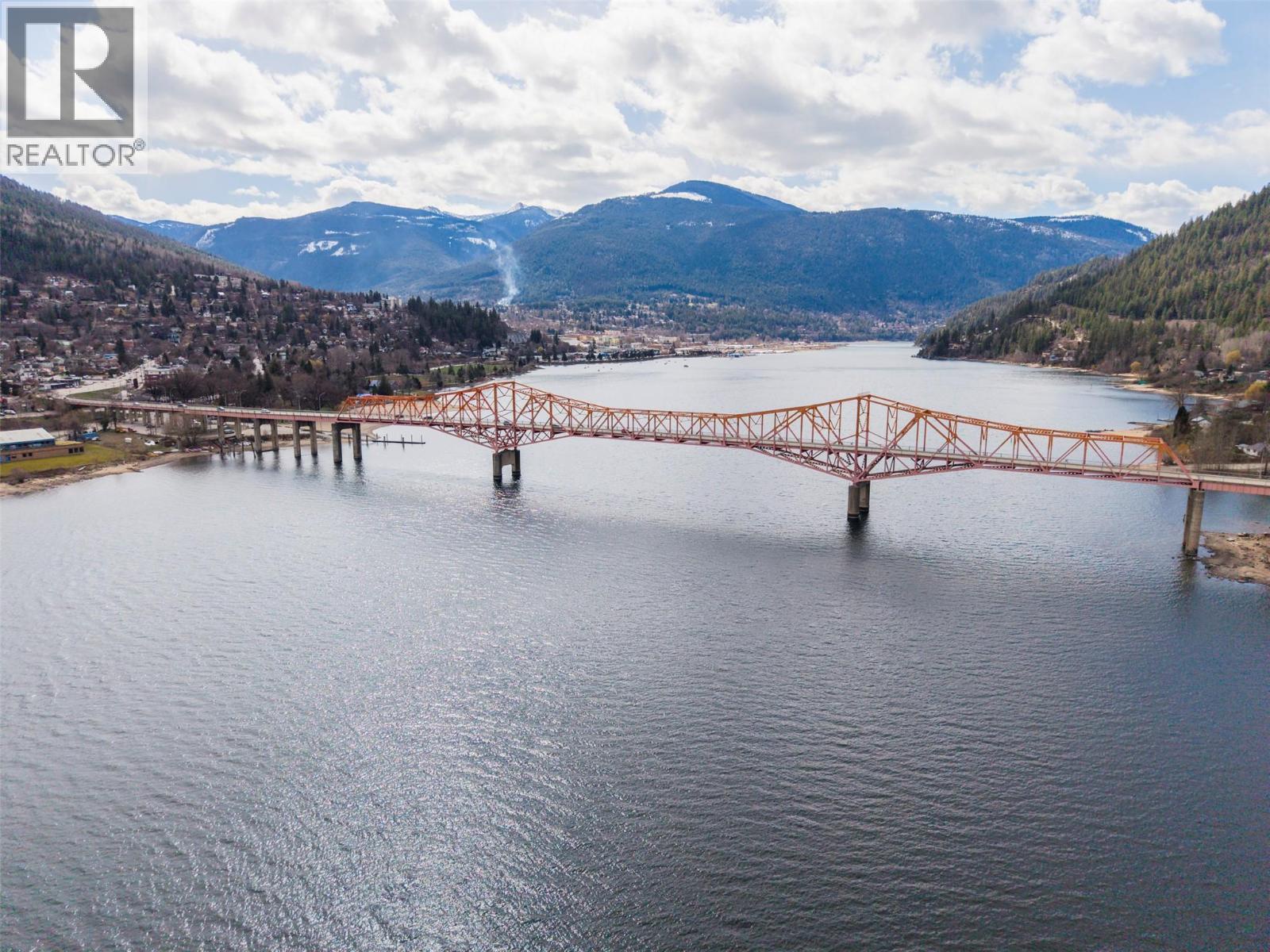 1002 Sproat Drive, Nelson, British Columbia