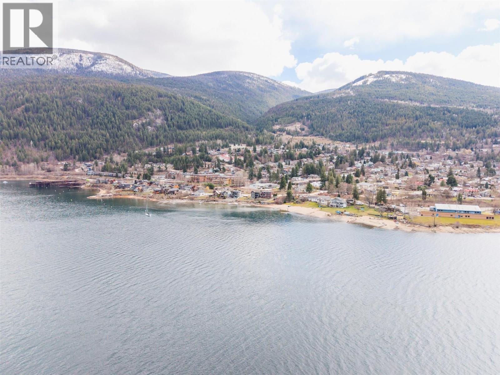 1002 Sproat Drive, Nelson, British Columbia