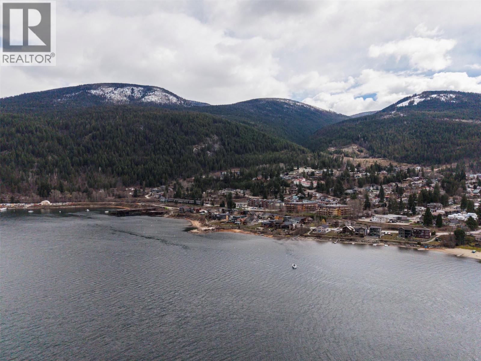 1002 Sproat Drive, Nelson, British Columbia