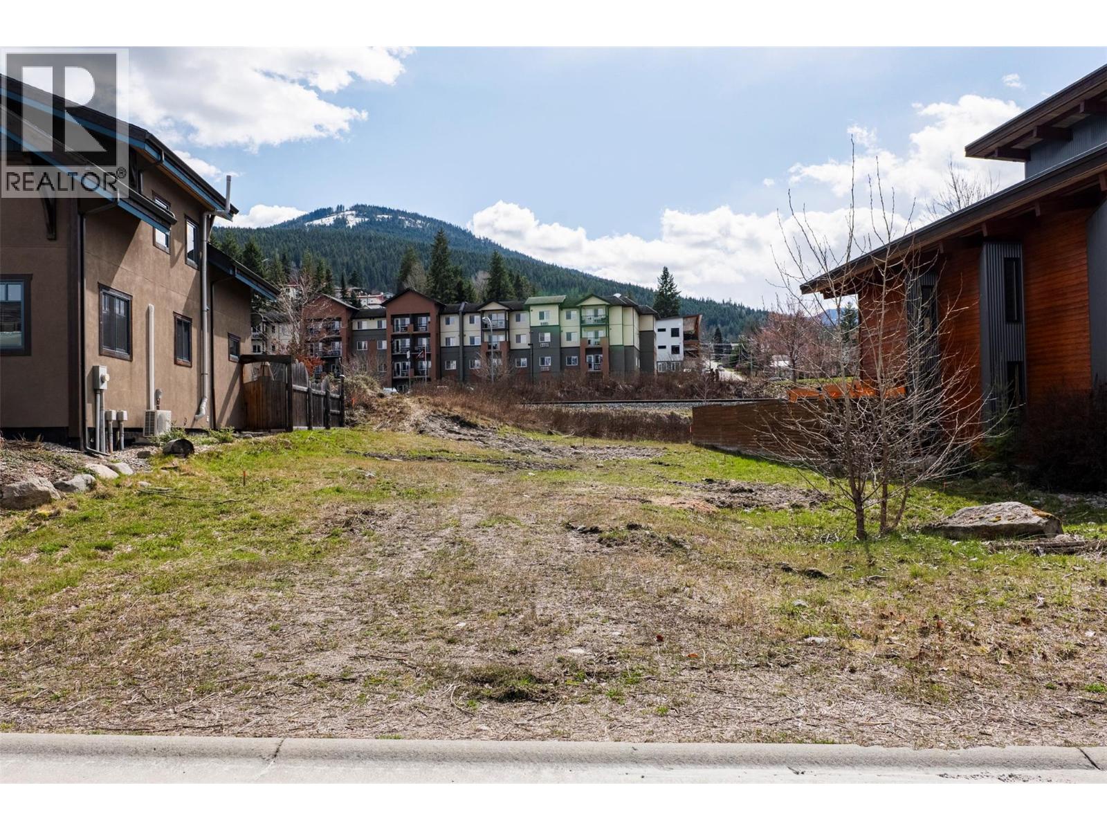 1002 Sproat Drive, Nelson, British Columbia