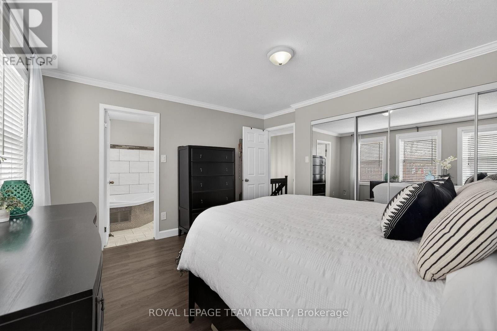 141 Acklam Terrace, Ottawa, Ontario