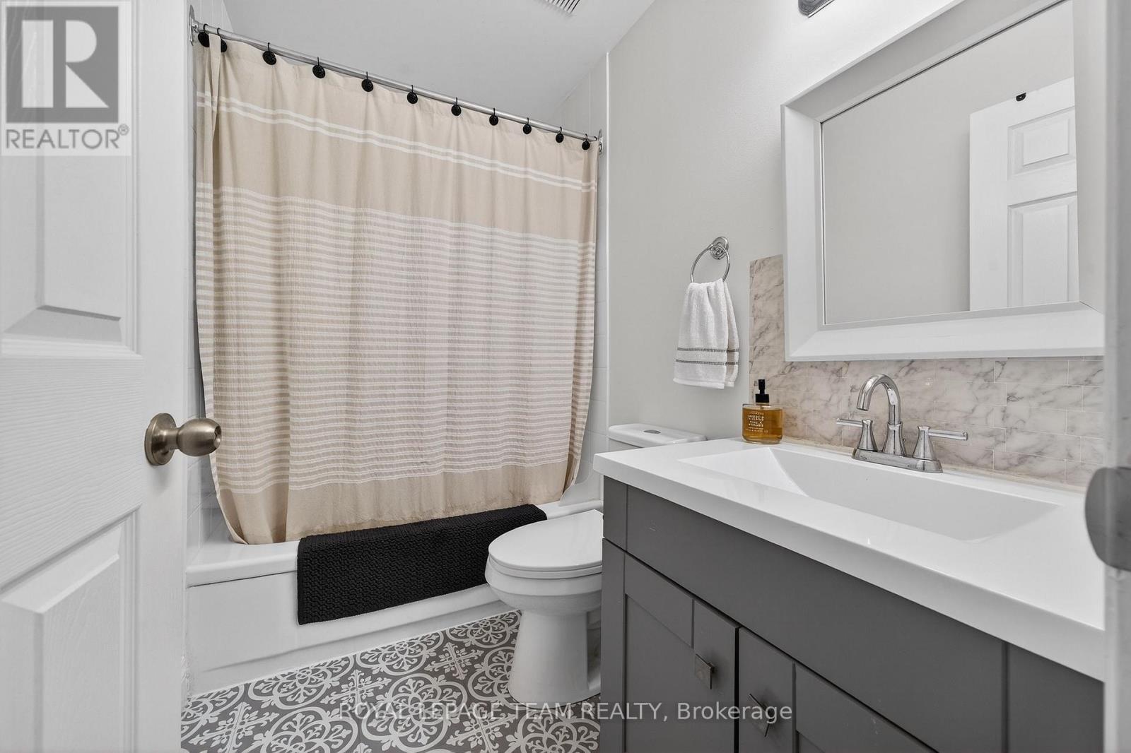 141 Acklam Terrace, Ottawa, Ontario