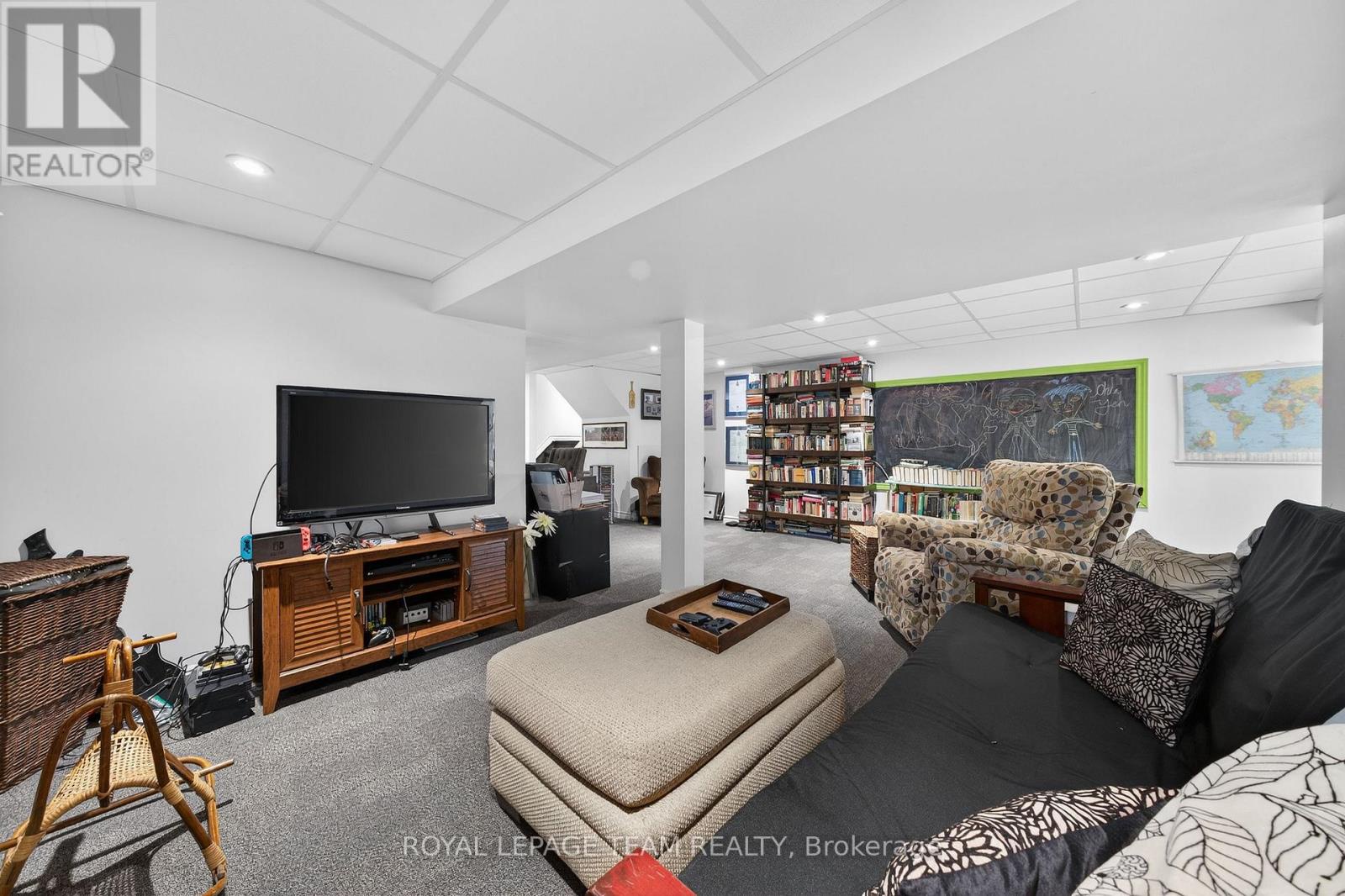 141 Acklam Terrace, Ottawa, Ontario