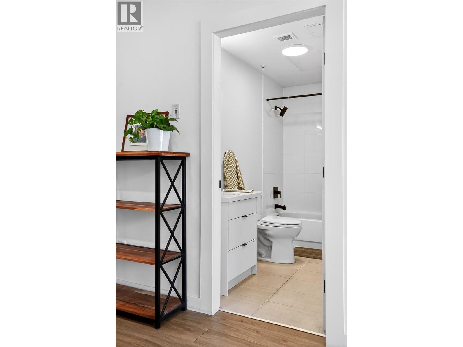 514 Victoria Street Unit# 403, Nelson, British Columbia