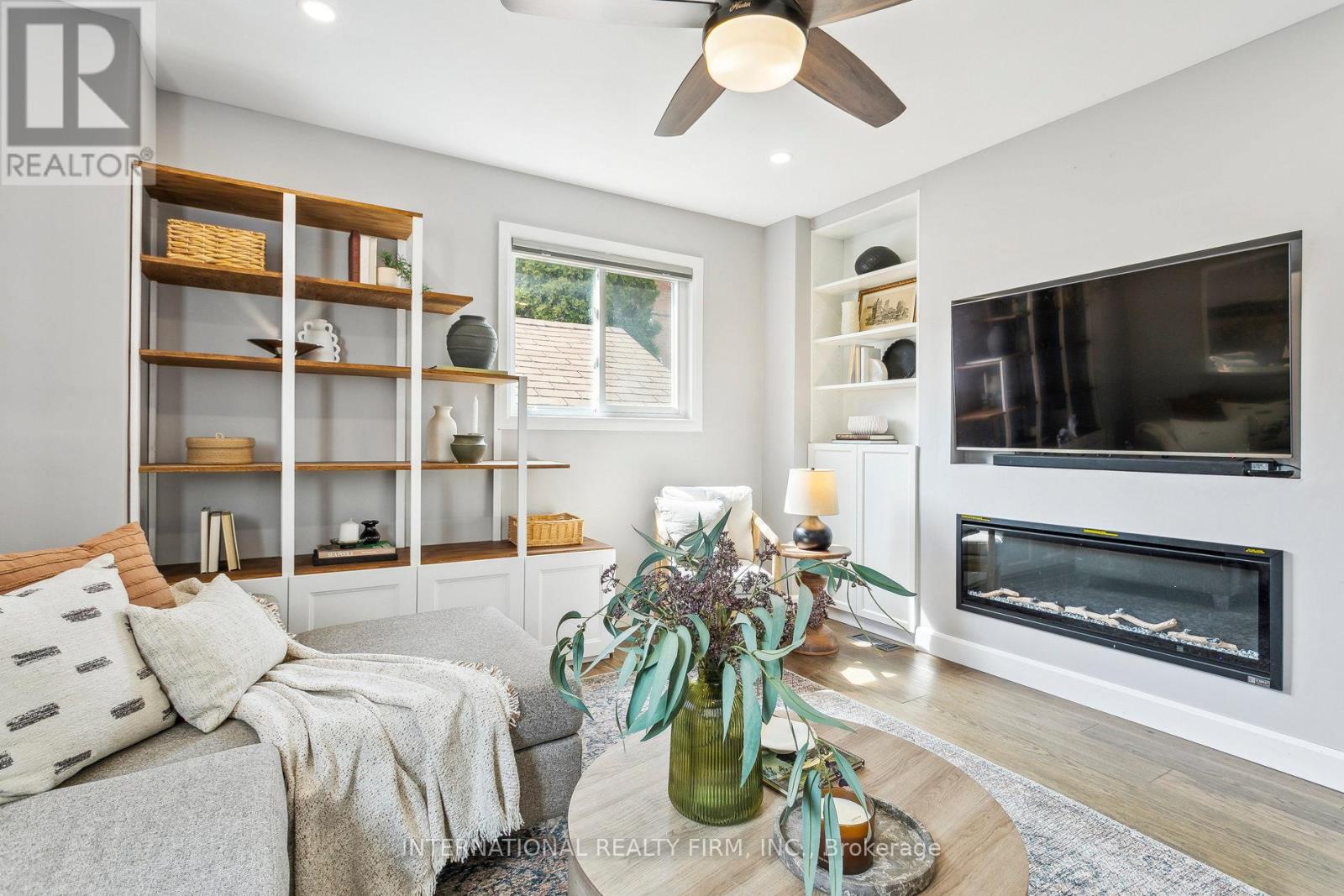 50 Denison Avenue, Toronto (trinity-bellwoods), Ontario