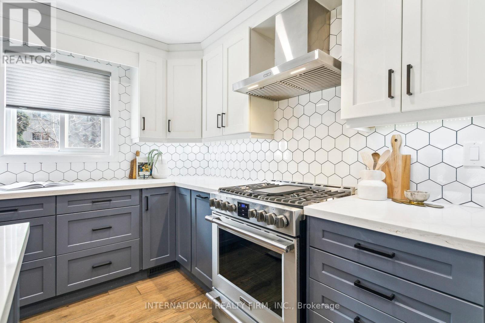 50 Denison Avenue, Toronto (trinity-bellwoods), Ontario