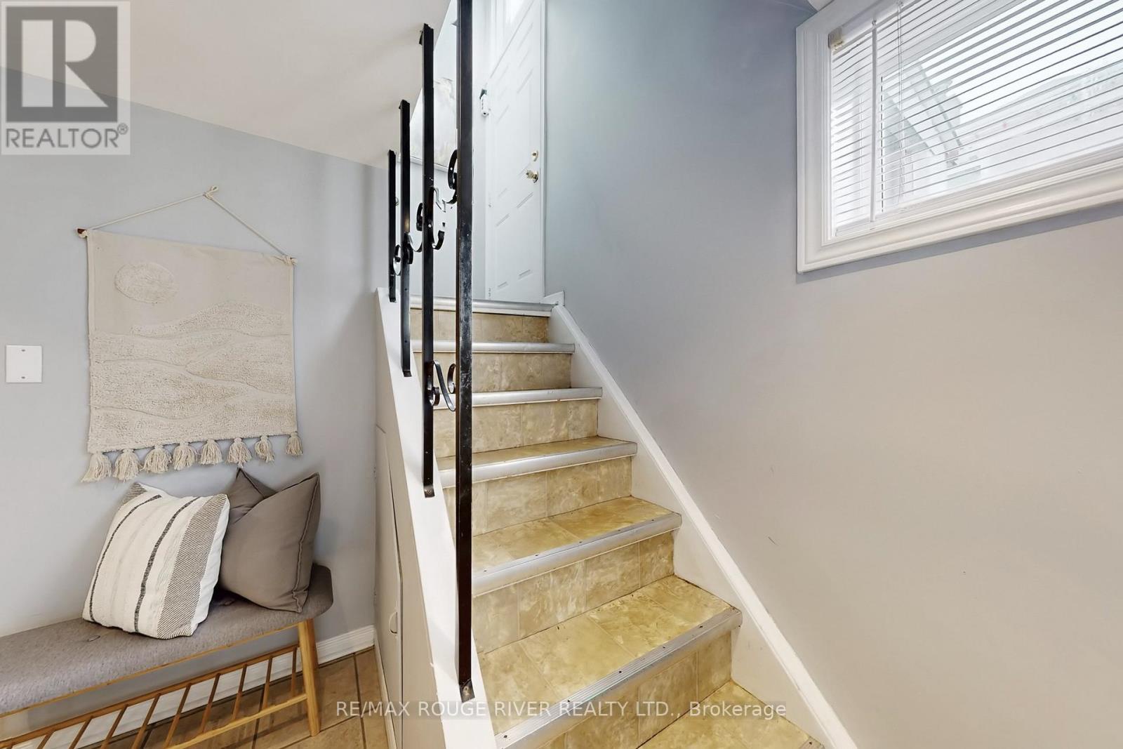 116 Lord Roberts Drive, Toronto (eglinton East), Ontario