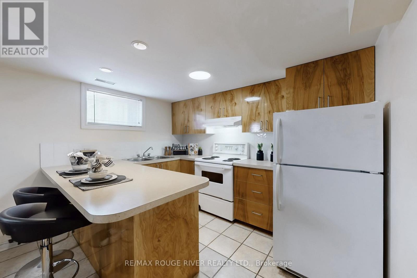 116 Lord Roberts Drive, Toronto (eglinton East), Ontario