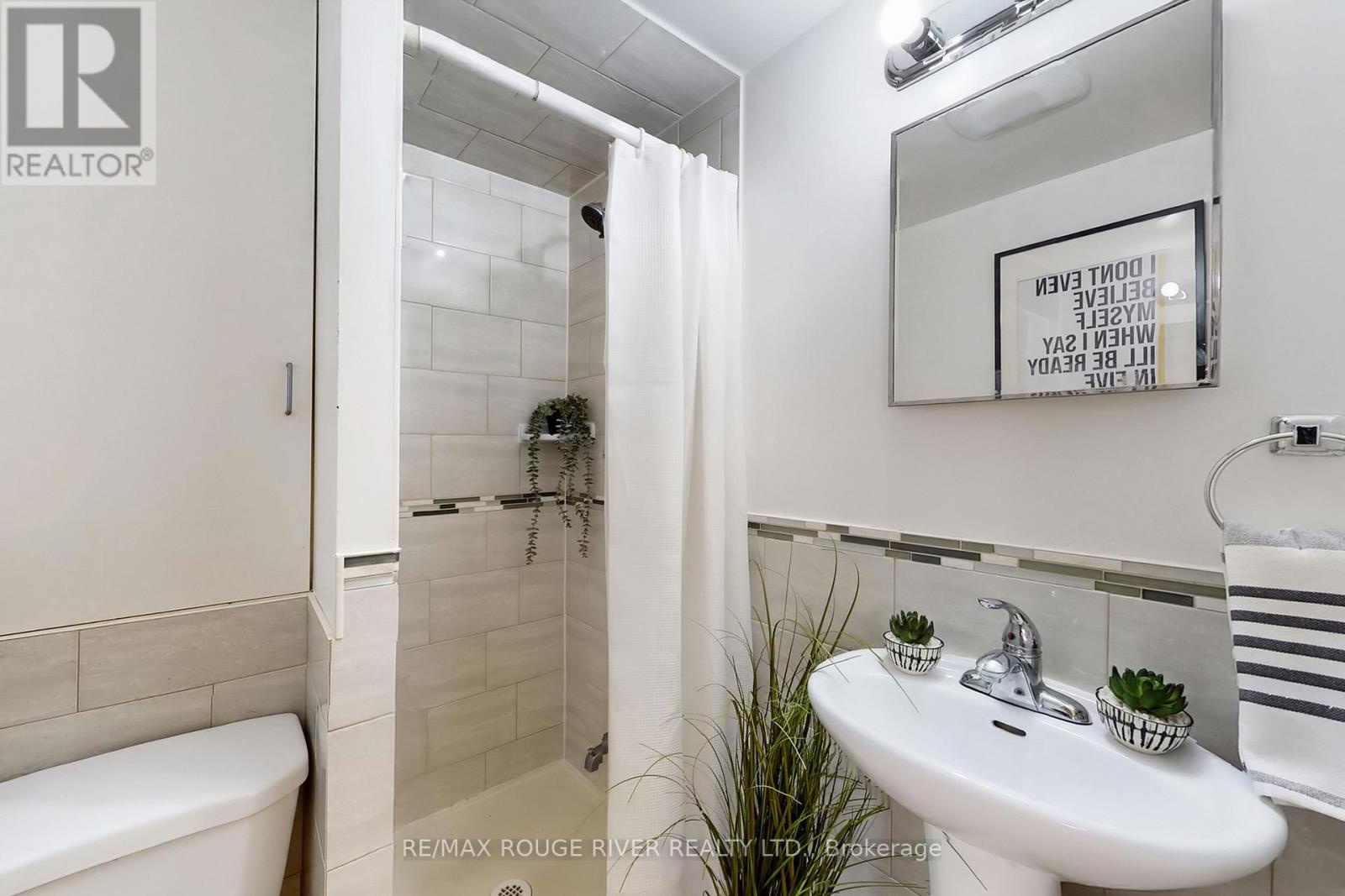 116 Lord Roberts Drive, Toronto (eglinton East), Ontario