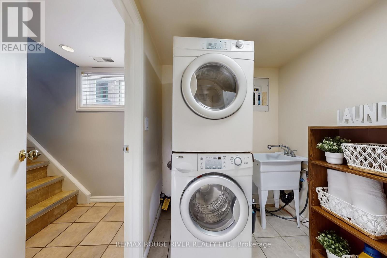 116 Lord Roberts Drive, Toronto (eglinton East), Ontario