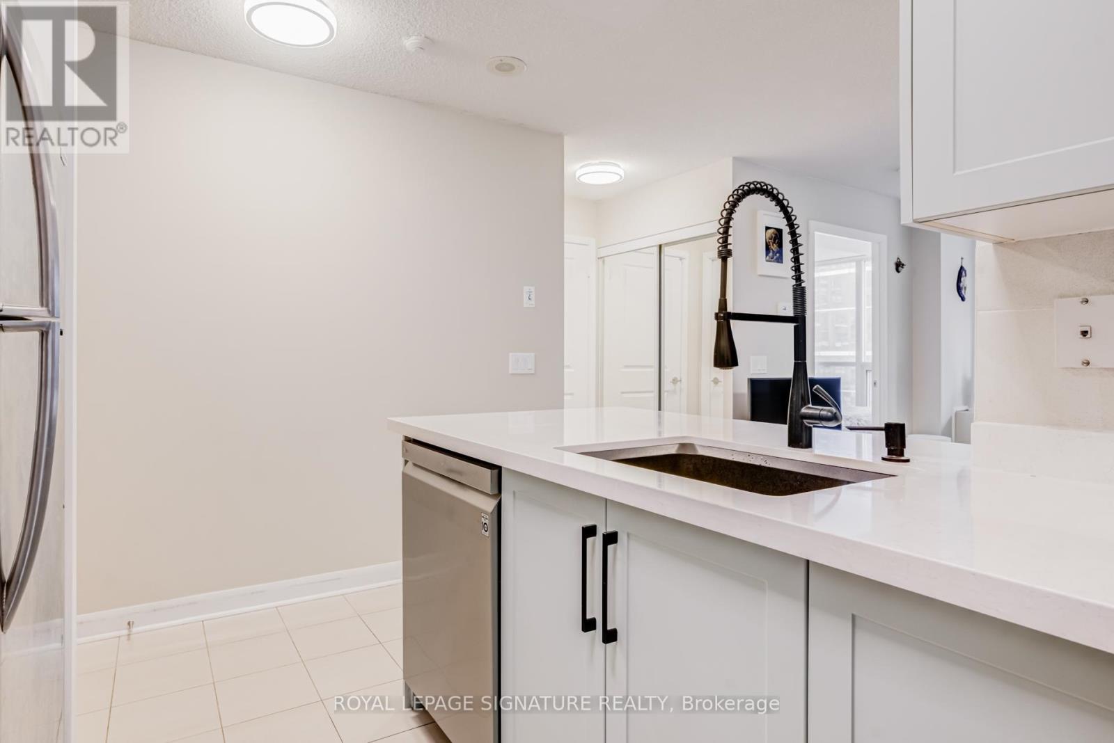 1011 - 4978 Yonge Street, Toronto (lansing-westgate), Ontario