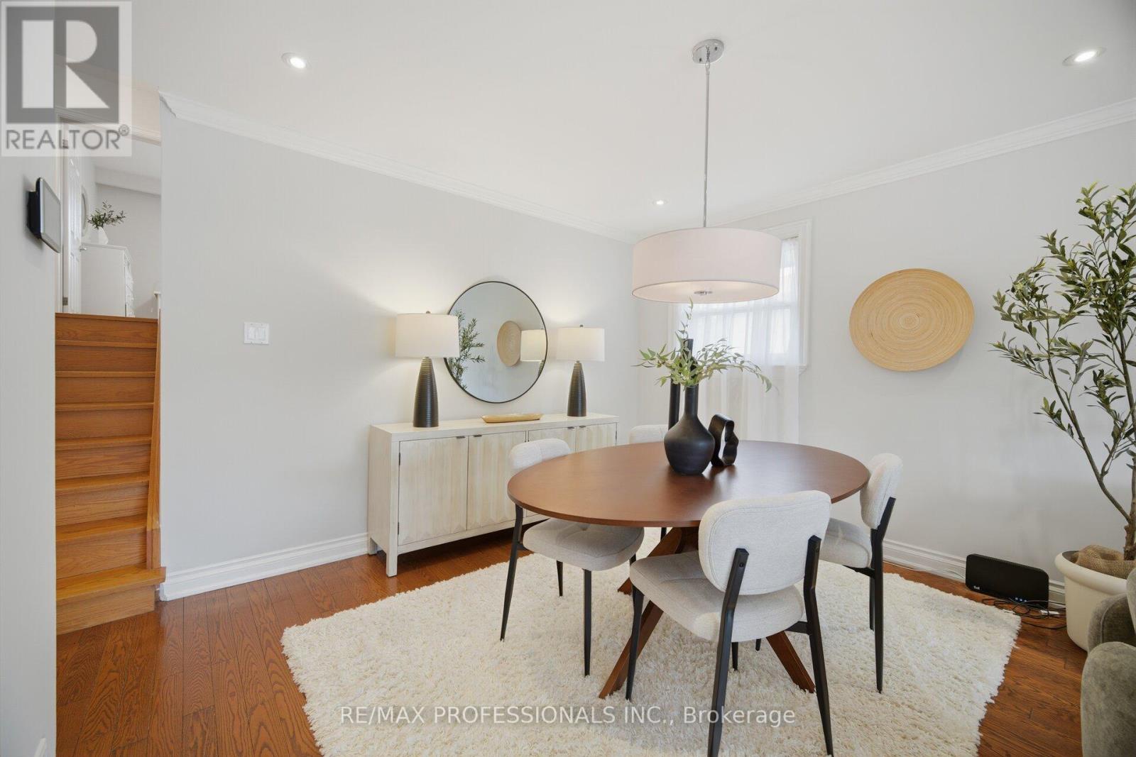 2 Thicket Road, Toronto (markland Wood), Ontario