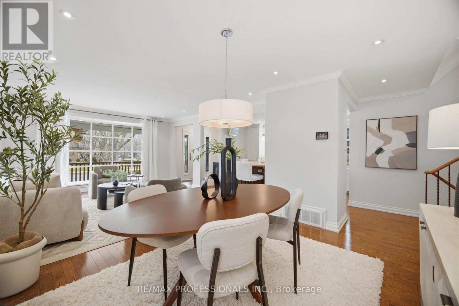 2 Thicket Road, Toronto (markland Wood), Ontario