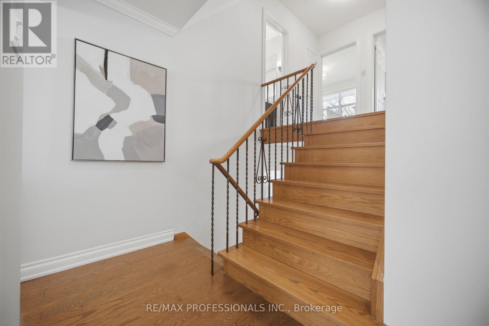 2 Thicket Road, Toronto (markland Wood), Ontario