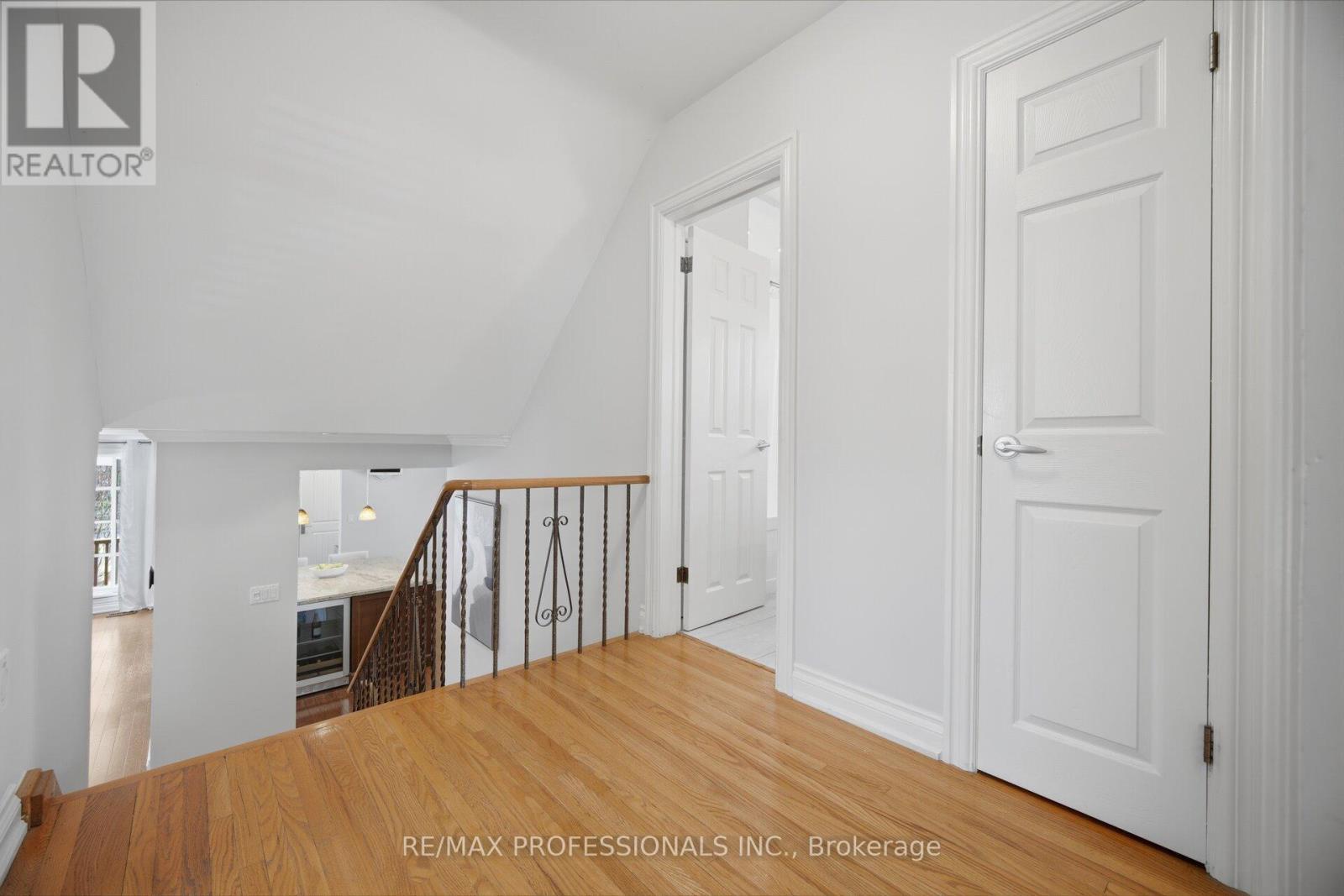 2 Thicket Road, Toronto (markland Wood), Ontario