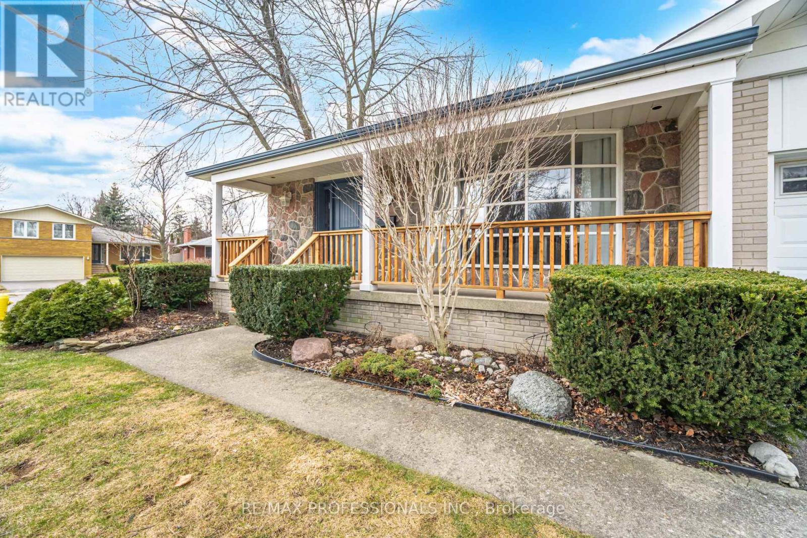 2 Thicket Road, Toronto (markland Wood), Ontario