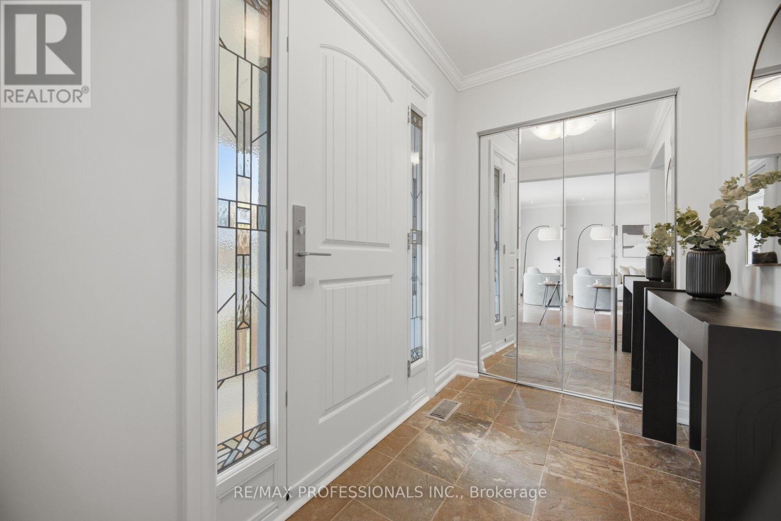 2 Thicket Road, Toronto (markland Wood), Ontario