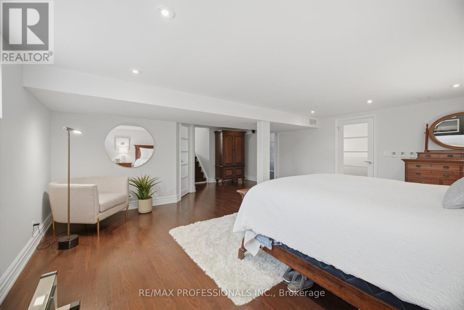 2 Thicket Road, Toronto (markland Wood), Ontario