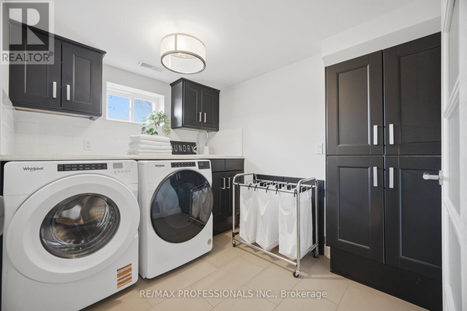 2 Thicket Road, Toronto (markland Wood), Ontario