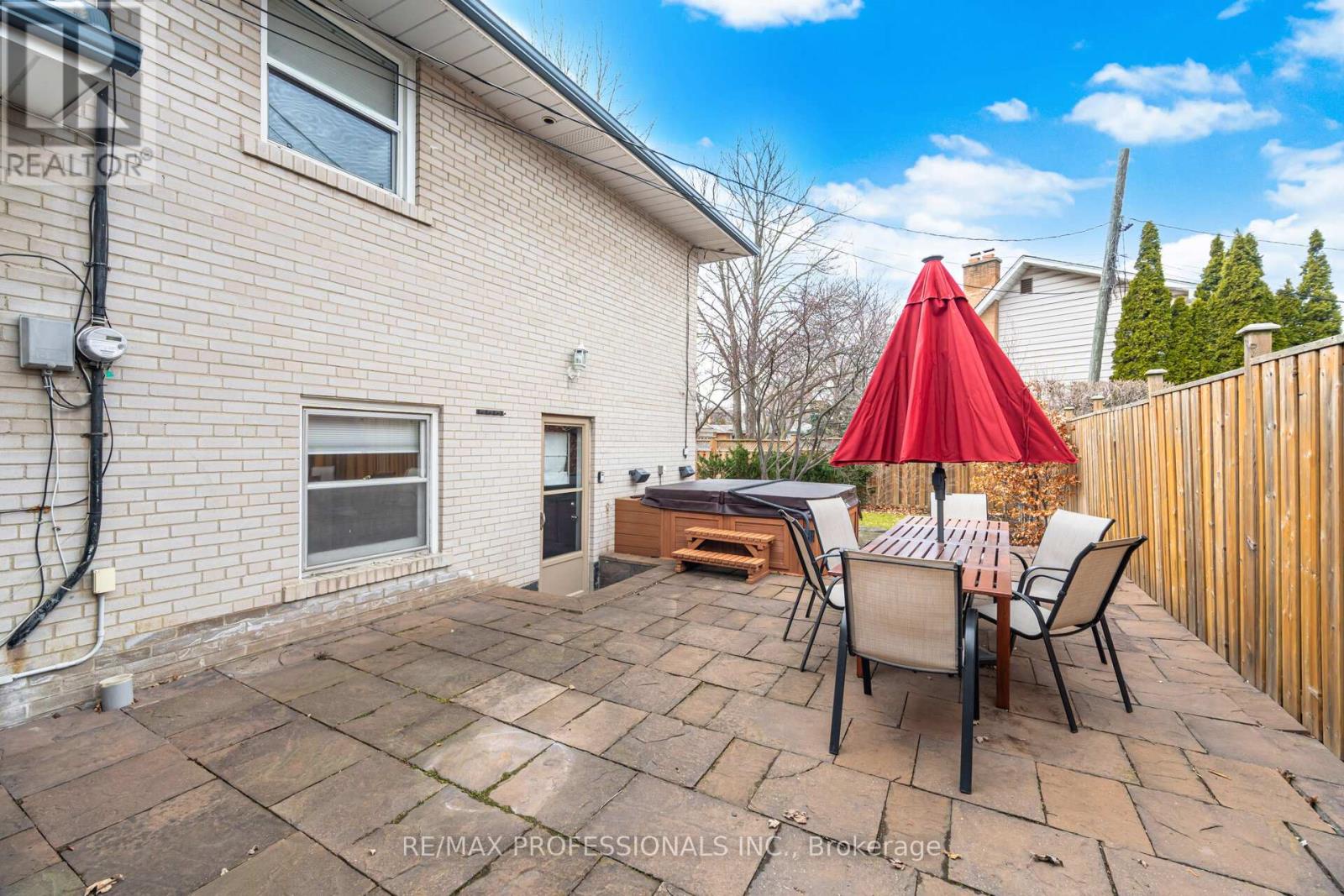 2 Thicket Road, Toronto (markland Wood), Ontario