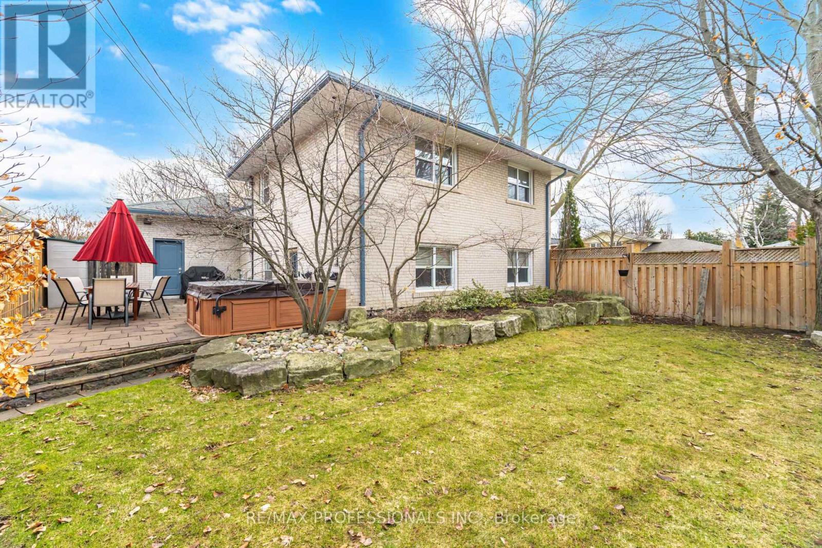 2 Thicket Road, Toronto (markland Wood), Ontario