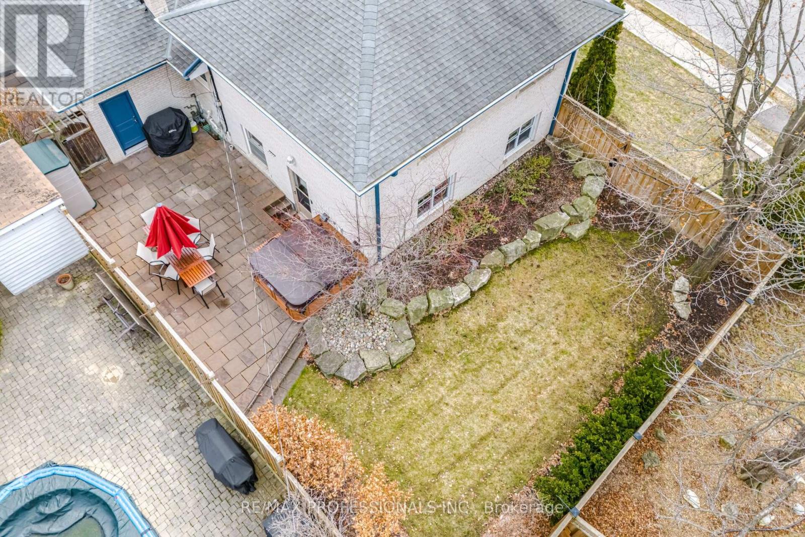 2 Thicket Road, Toronto (markland Wood), Ontario