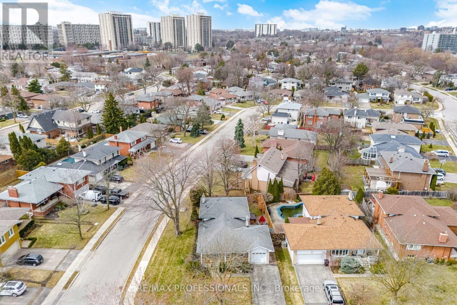 2 Thicket Road, Toronto (markland Wood), Ontario