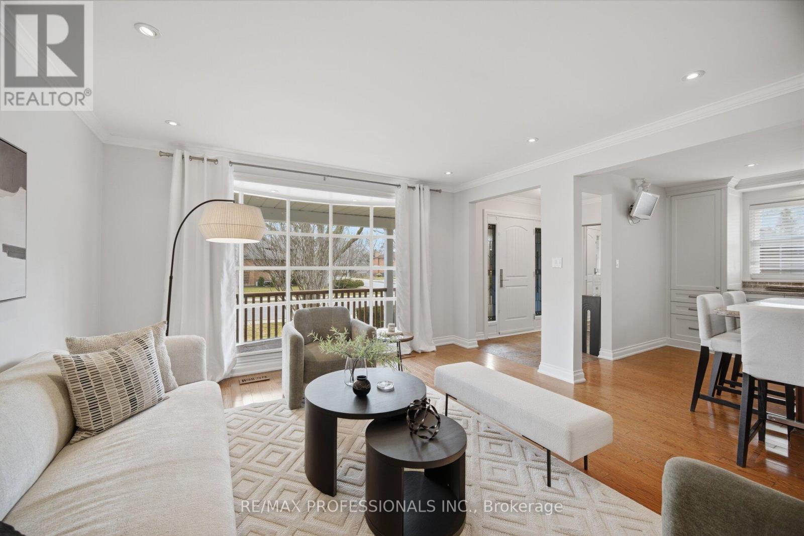 2 Thicket Road, Toronto (markland Wood), Ontario