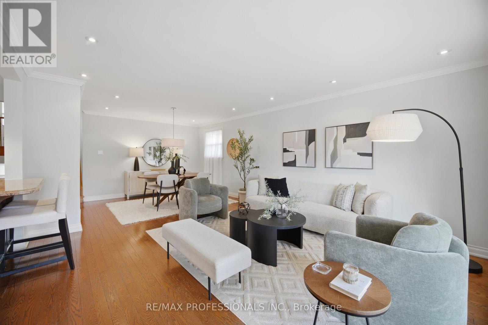 2 Thicket Road, Toronto (markland Wood), Ontario