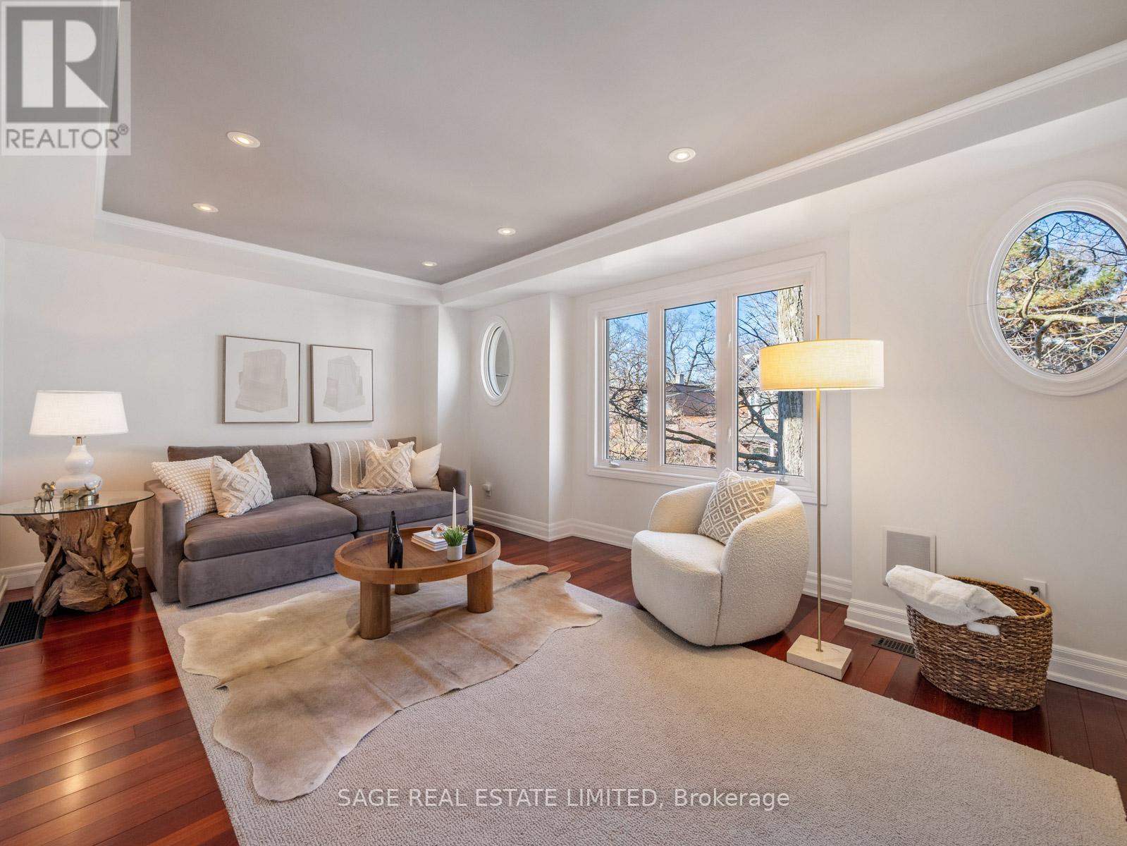 137 Willow Avenue, Toronto (the Beaches), Ontario